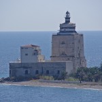 Il faro di San Raineri all'esterno del porto di Messina