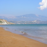 Il monte Enos dalla spiaggia rossa di Lixouri