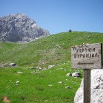 Verso il Piramìdia sul monte Ghiòna in primavera