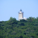 il faro di Antipaxi nella macchia mediterranea